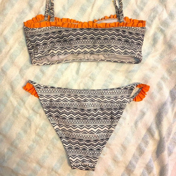 Cupshe bathing suit - Picture 2 of 2
